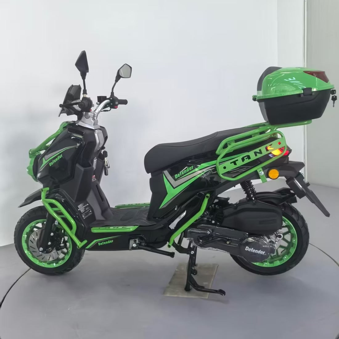 TANK DEFENDER 150 Scooter