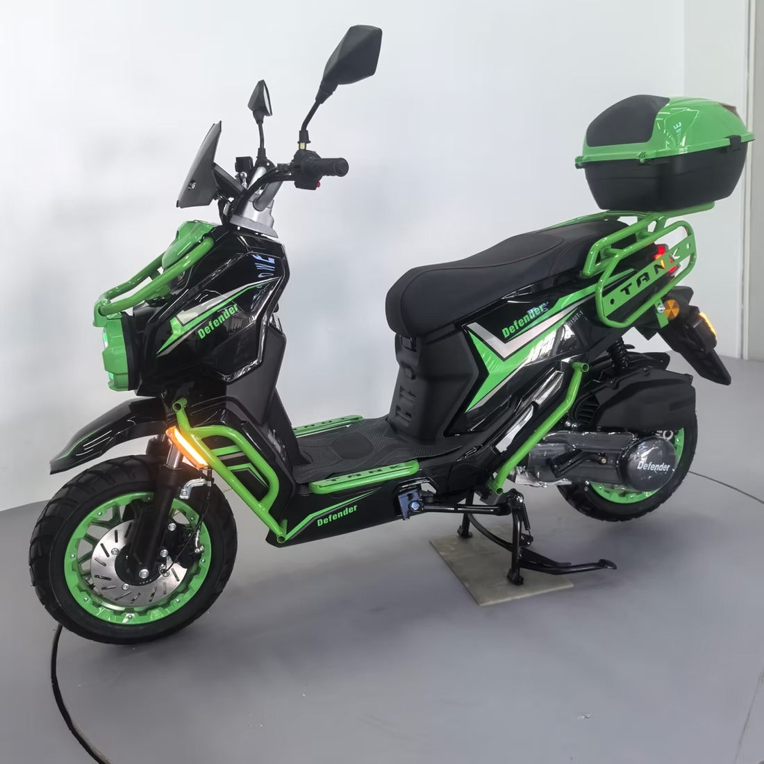 TANK DEFENDER 150 Scooter