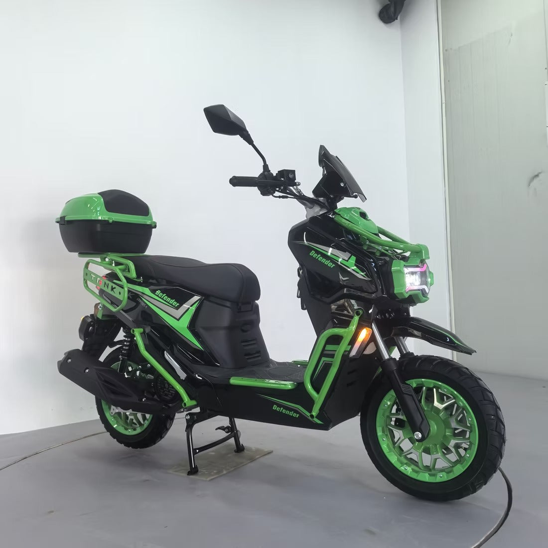 TANK DEFENDER 150 Scooter