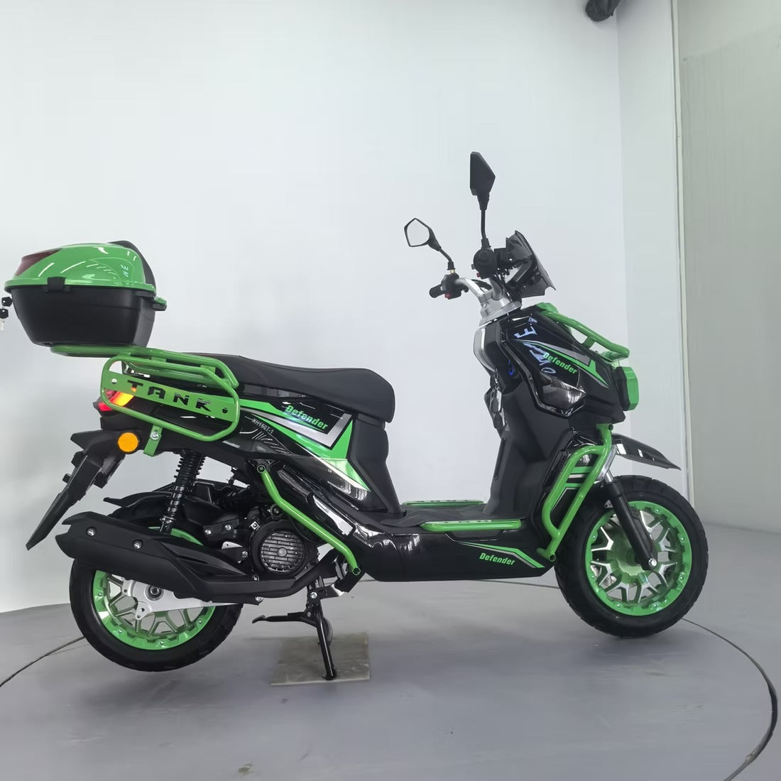 TANK DEFENDER 150 Scooter