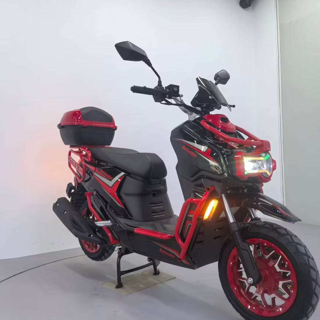 TANK DEFENDER 150 Scooter