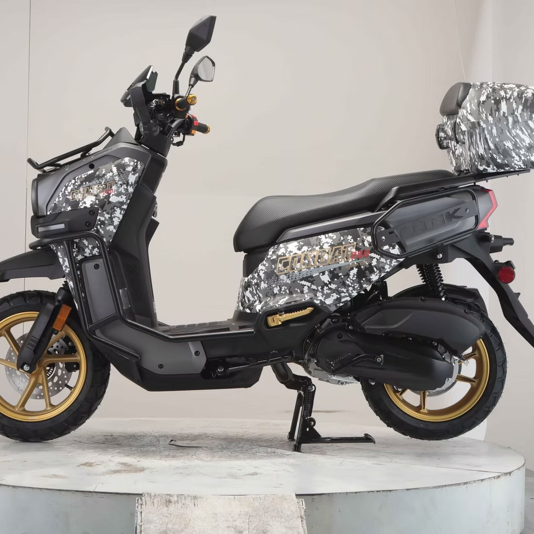 TANK COMBAT 200 Scooter
