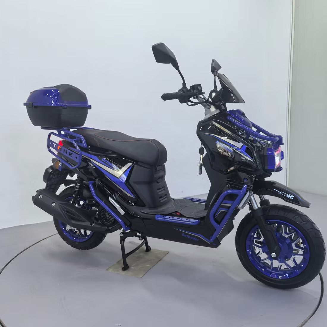 TANK DEFENDER 150 Scooter