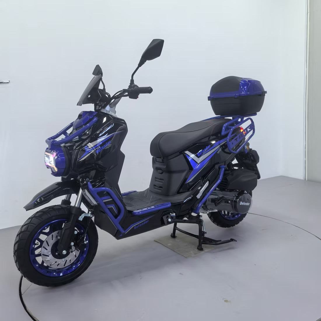 TANK DEFENDER 150 Scooter